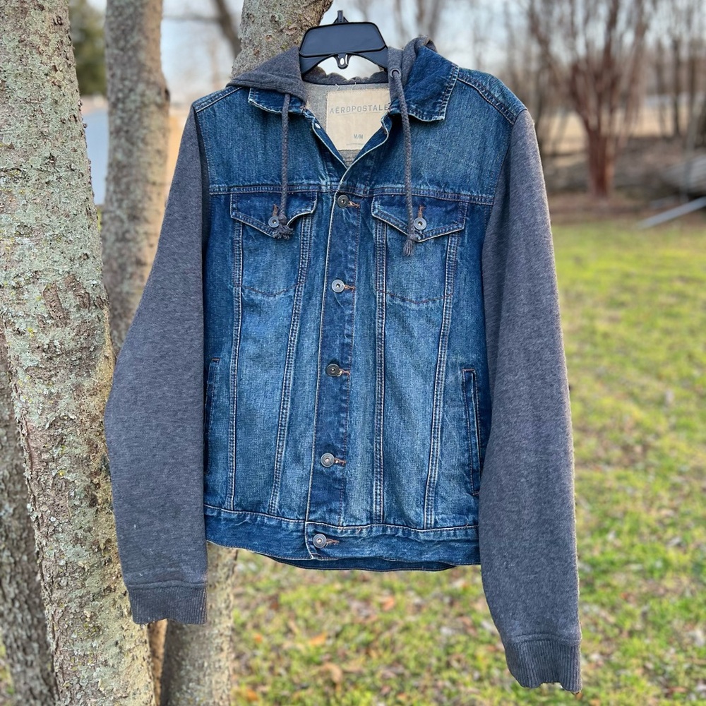 Aeropostale men’s jean jacket with hood